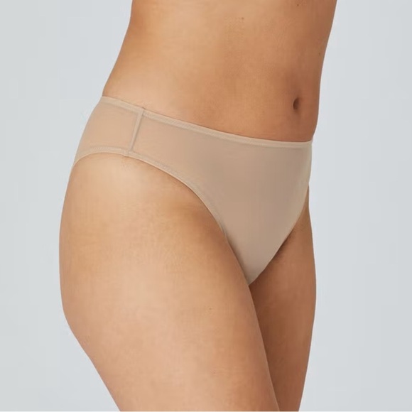 CUUP Balconette Bra Set in Sand - Picture 10 of 11